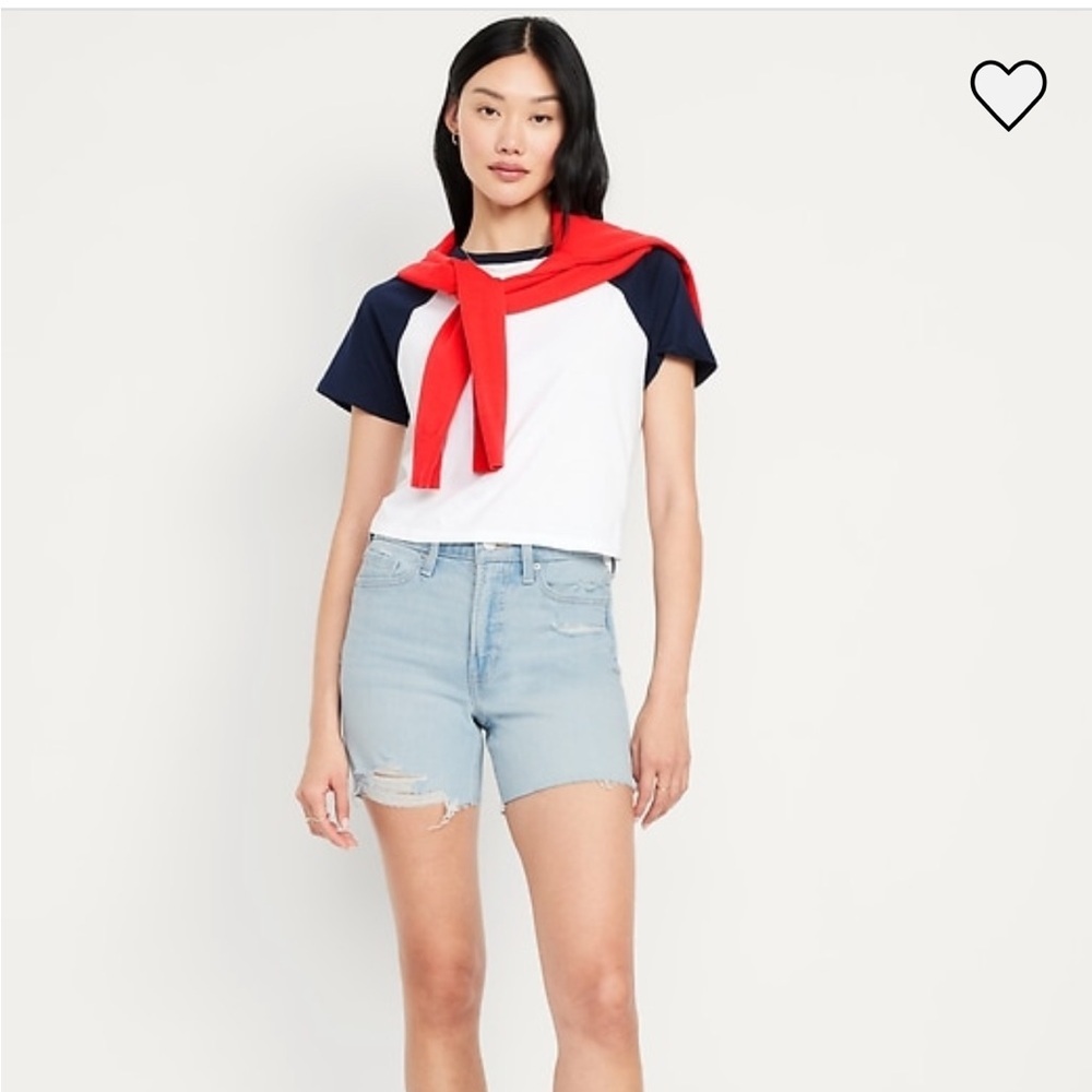 ✨2 for $35 ALL SHORTS!✨ Old Navy OG Jean Cut-Off Shorts 5-inch inseam size 6 - Picture 2 of 9